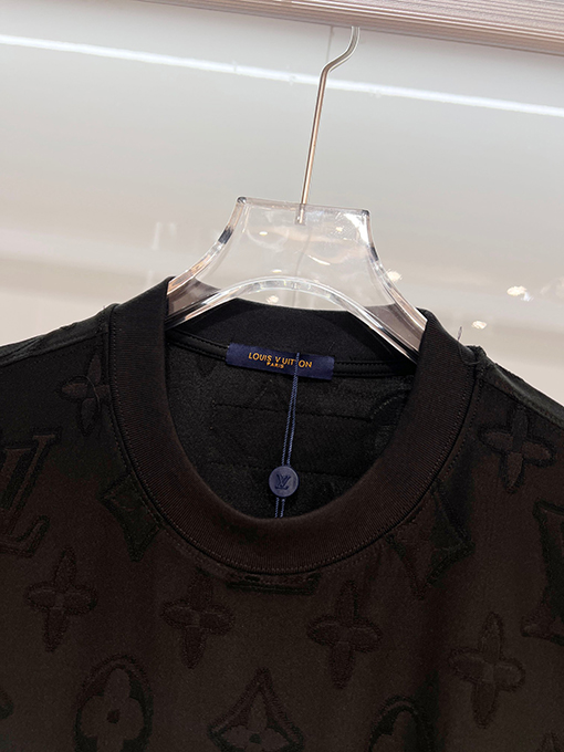 ルイヴィトン クラシックな全面モノグラムクローバーロゴジャカード半袖Tシャツ