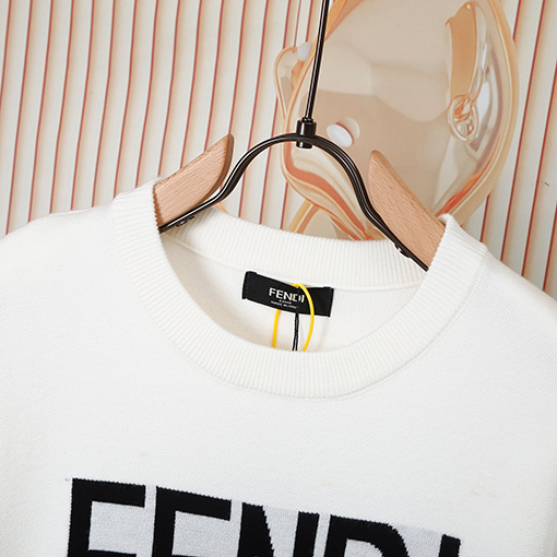 フェンディスーパーコピー FENDl 人気のロゴジャカードニットクルーネックセーター