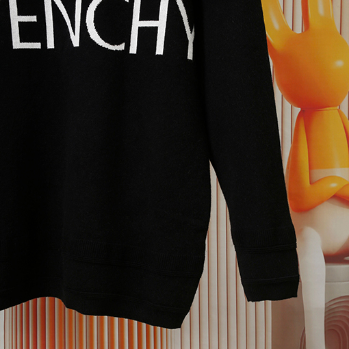 ジバンシイ GIVENSHY ジャカード織りのクルーネックニットセーター