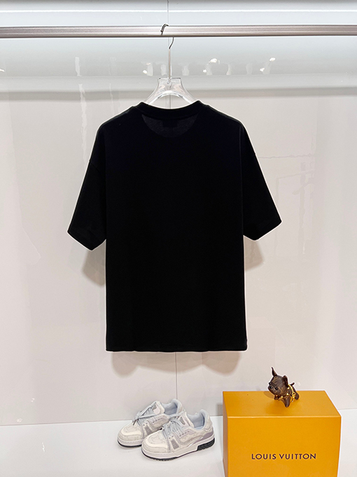 フェンディコピー 胸にカラーブロックのダブルFフロストのヘビーデューティー刺繍ロゴがあしらわれた半袖Tシャツ