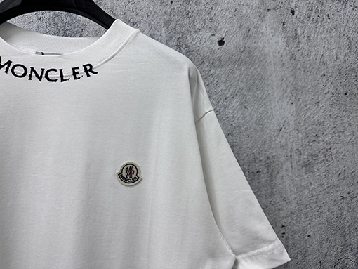 モンクレールスーパーコピー Moncler 刺繍ロゴ入り半袖Tシャツ