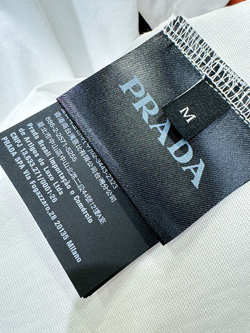 プラダコピー PRADA 新モデルロゴ入り襟の半袖Tシャツ