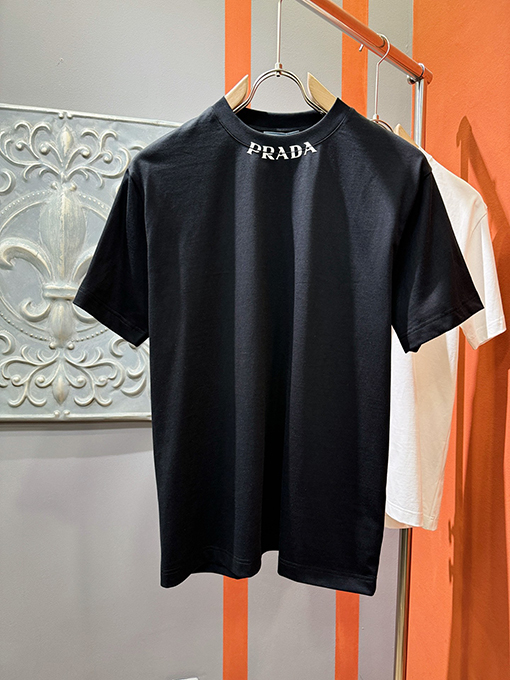 プラダコピー PRADA 新モデルロゴ入り襟の半袖Tシャツ