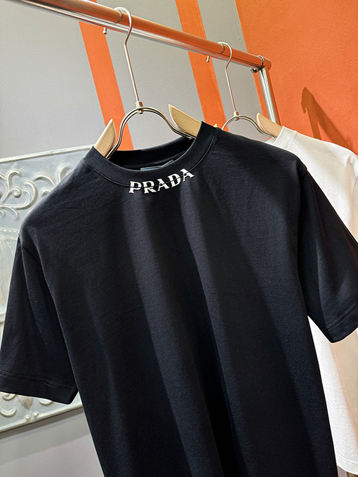 プラダコピー PRADA 新モデルロゴ入り襟の半袖Tシャツ