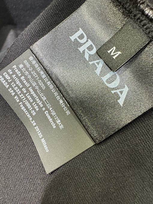 プラダコピー PRADA 新モデルロゴ入り襟の半袖Tシャツ