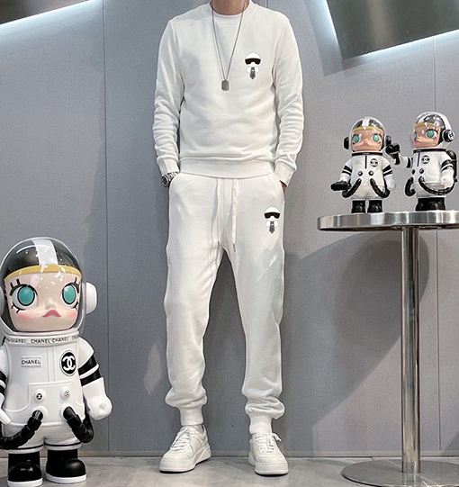フェンディ 新モデルファッションな人気のクルーネックのスウェットシャツとパンツのセット