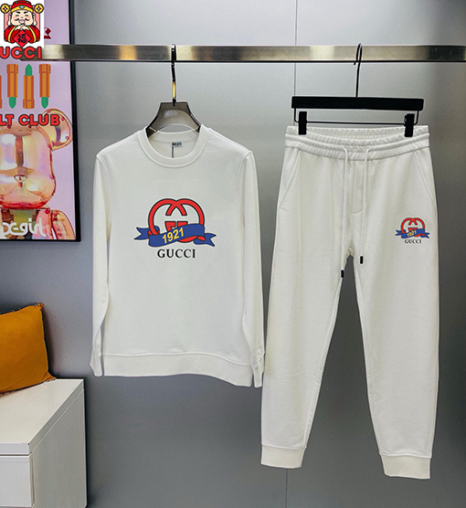 グッチコピー Gucci 最新のトレンドクルーネックのスウェットシャツとパンツのセット
