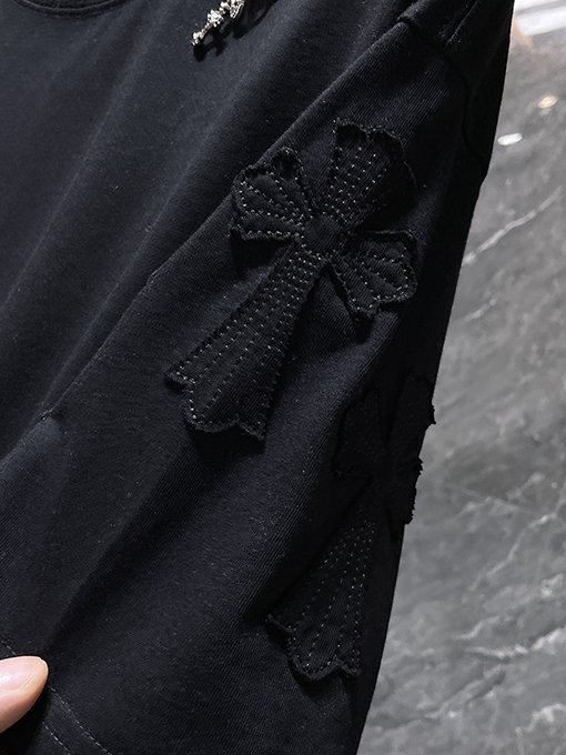 クロムハーツコピー 破れたピン刺繍アップリケ付き半袖Tシャツ