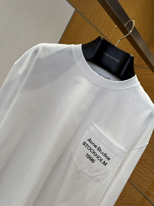 アクネストゥディオズスーパーコピー Acne Studios 小さなポケットが付いたプリント柄の長袖シャツ