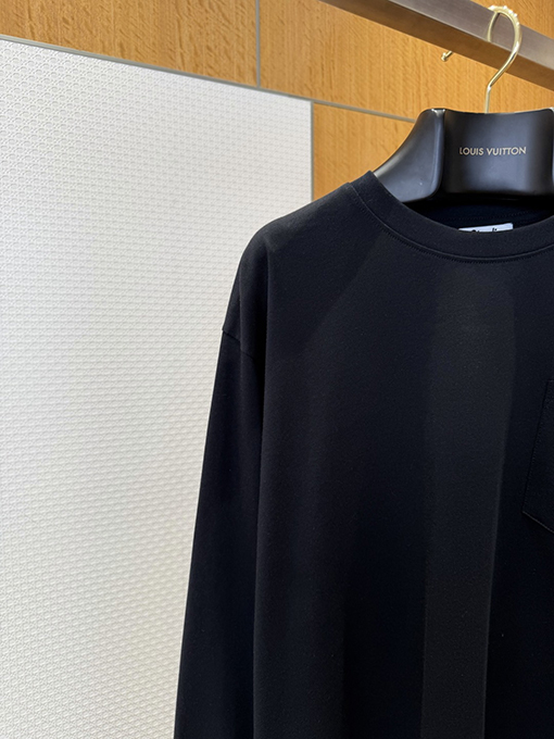 アクネストゥディオズスーパーコピー Acne Studios 小さなポケットが付いたプリント柄の長袖シャツ