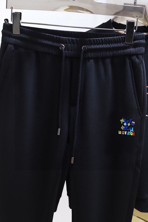 ルイヴィトンスーパーコピー LV 人気のクルーネックのスウェットシャツとパンツのセット
