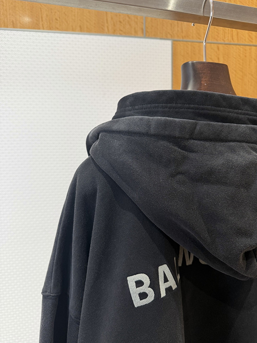 バレンシアガスーパーコピー BALENCIAGA ツーピース風のフード付きジップアップジャケット