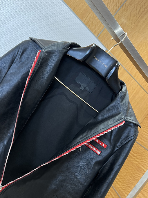 プラダコピー ラペル付きレッドラベルのジッパー付きレザージャケット