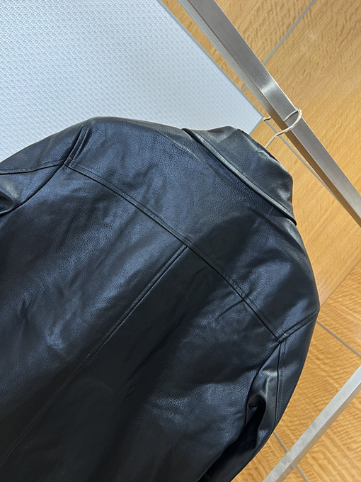 プラダコピー ラペル付きレッドラベルのジッパー付きレザージャケット
