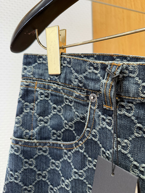 グッチ 全面プリントジーンズ