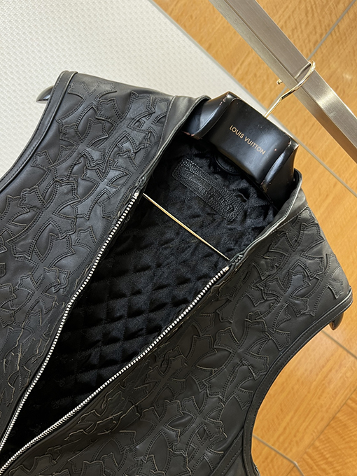 クロムハーツコピー クロスステッチのスタンドカラーベスト