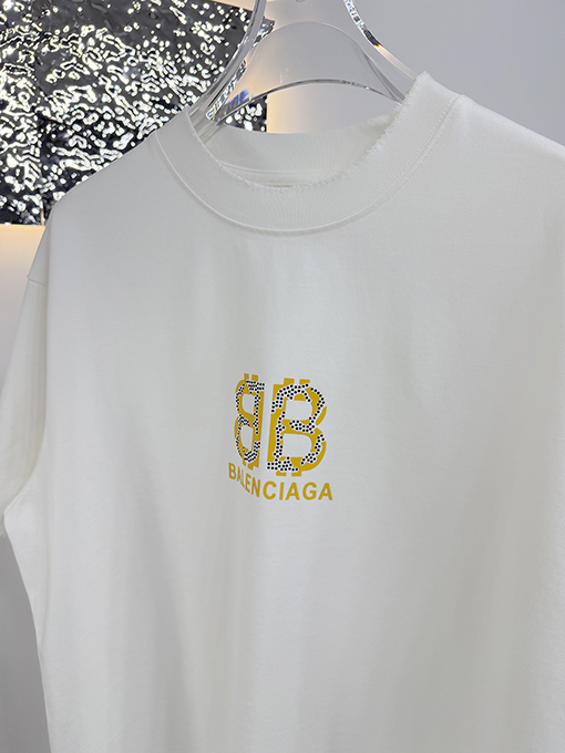 バレンシアガ BALENCIAGA 新モデル半袖Tシャツ