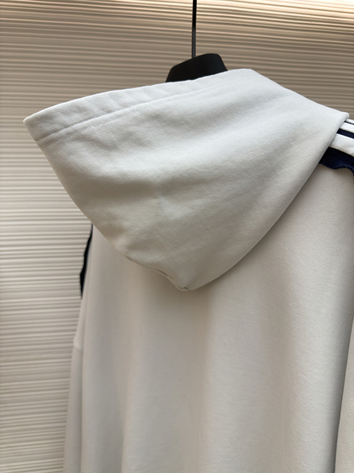 バレンシアガスーパーコピー Balenciaga 肩付きフード付きスウェットシャツ