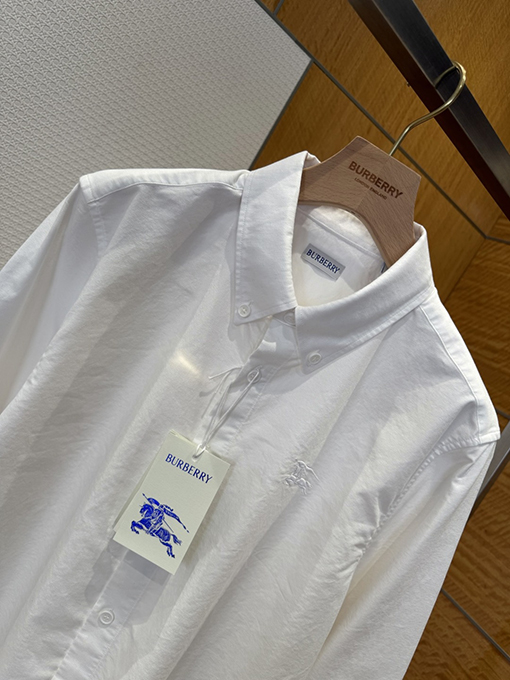 バーバリー 騎士の刺繍り長袖襟付きシャツ