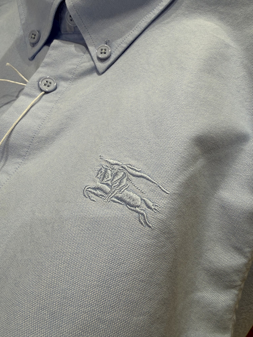 バーバリー 騎士の刺繍り長袖襟付きシャツ