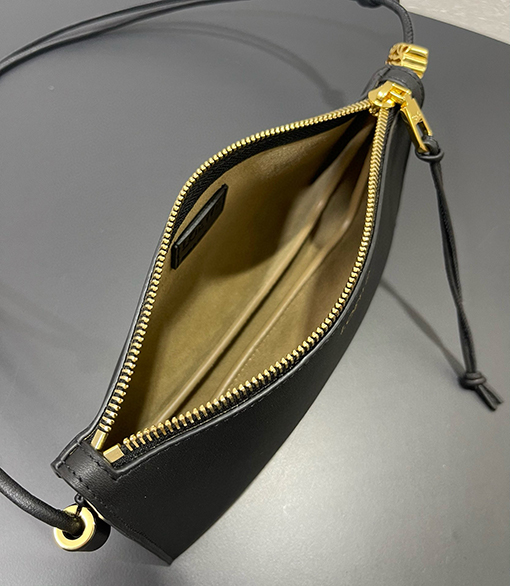 ロエベ Joya レディースアコーディオン式脇下バッグ