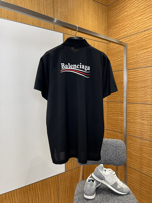 バレンシアガ BALENCIAGA 刺繍ロゴ入りの半袖ポロシャツ