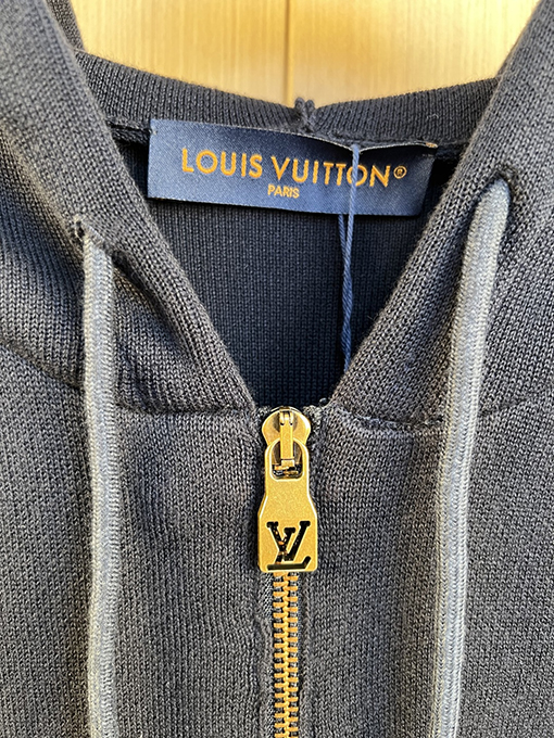 ルイヴィトン LV レタータグロゴ入りジッパーニットパーカー