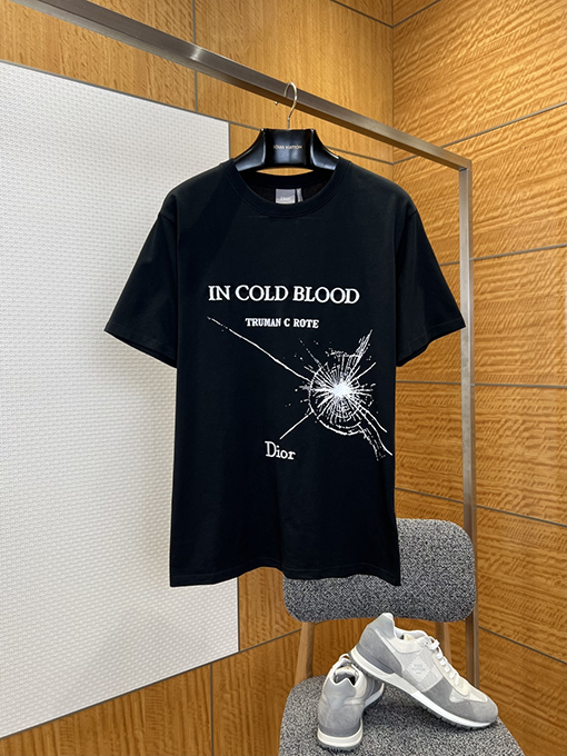 ディオール IN COLD BLOOD TRUMAN C ROTE DIOR 文字ロゴ刺繍プリント入りクルーネック半袖Tシャツ