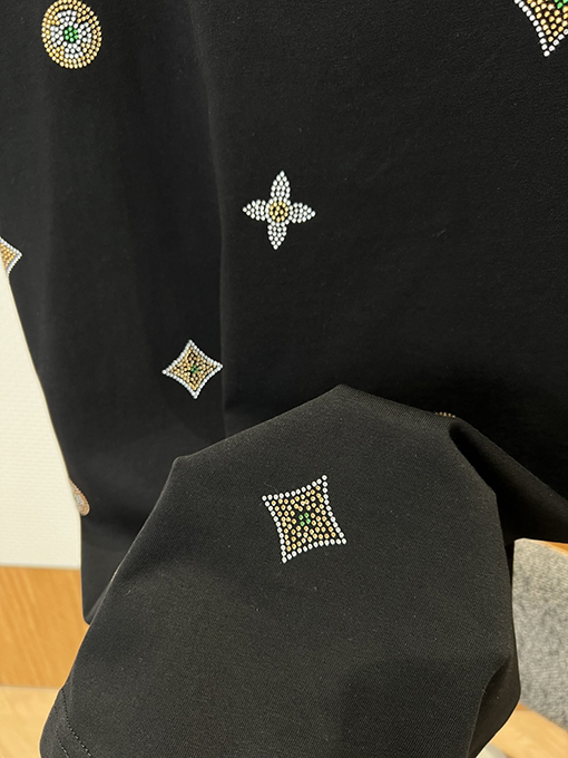 ルイヴィトンコピー LV 花柄ラインストーン付きクルーネック半袖Tシャツ