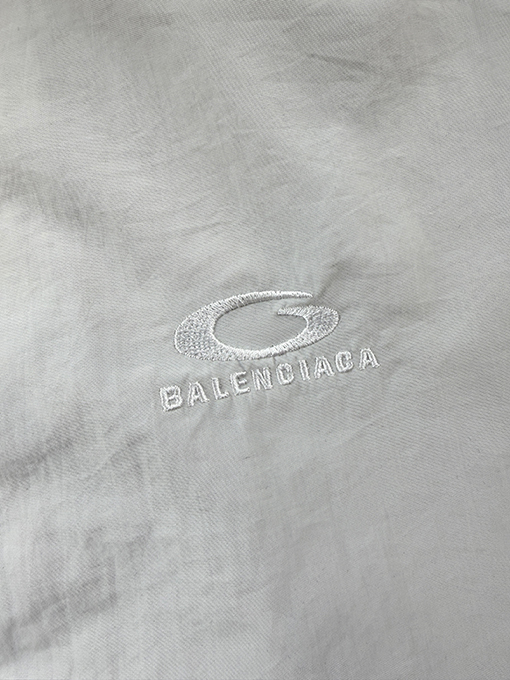 バレンシアガコピー Balenciaga 刺繍入りフード付きジャケット