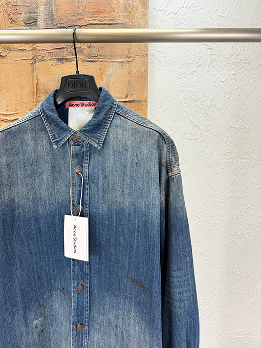 アクネストゥディオズスーパーコピー Acne Studios スプラッターペイントのデニムシャツ