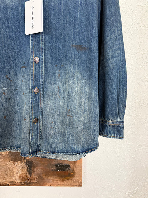 アクネストゥディオズスーパーコピー Acne Studios スプラッターペイントのデニムシャツ
