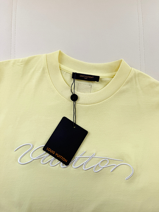 ルイヴィトン アーティスティックなロゴ刺繍入り半袖Tシャツ