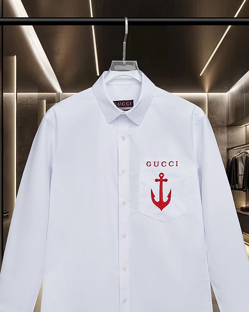 グッチ GUCCI 胸に錨のロゴ刺繍がった長袖シャツ