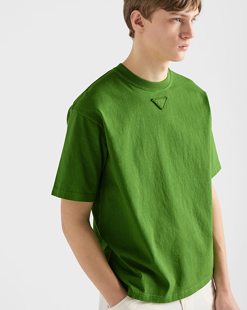 プラダ 三角形のパッチが付いたウォッシュの半袖Tシャツ
