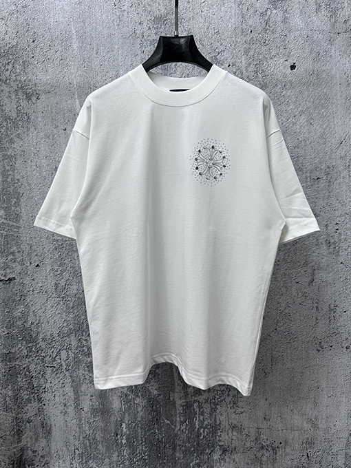 クロムハーツ アルミ板で装飾された半袖Tシャツ
