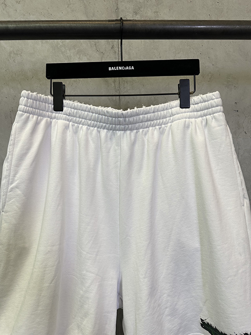 バレンシアガ 新しいグリーンテープショーツ