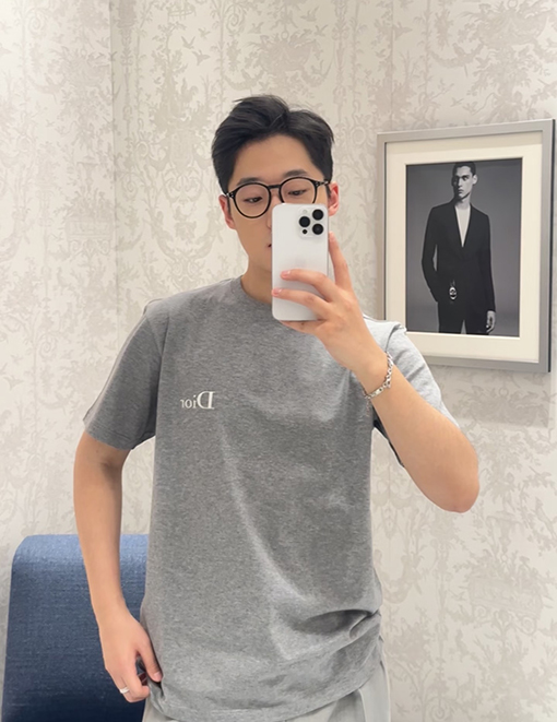 ディオールスーパーコピー Dior 刺繍ロゴ入り半袖Tシャツ