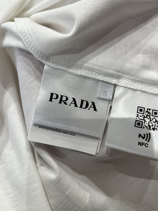 プラダ 湖の景色がプリントされたカジュアルな半袖Tシャツ