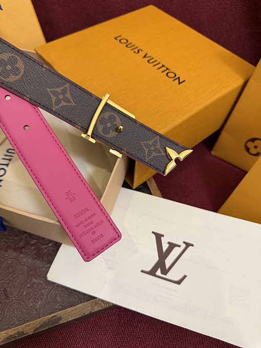 ルイヴィトンコピー Monogram クラシックな花柄の両面レザーベルト