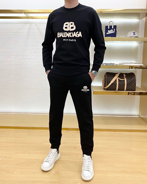 バレンシアガコピー Balenciaga 人気のトレンドクルーネックのスウェットシャツとパンツのセット