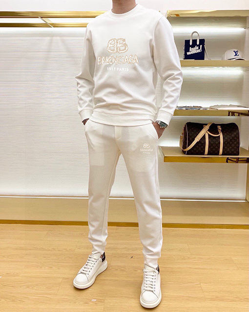 バレンシアガコピー Balenciaga 人気のトレンドクルーネックのスウェットシャツとパンツのセット