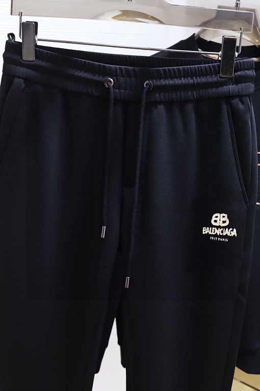 バレンシアガコピー Balenciaga 人気のトレンドクルーネックのスウェットシャツとパンツのセット