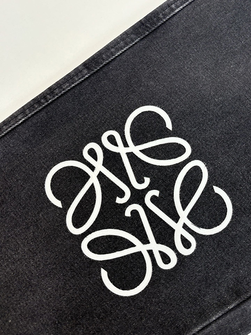 ロエベスーパーコピー Anagram デニム刺繍ジーンズ