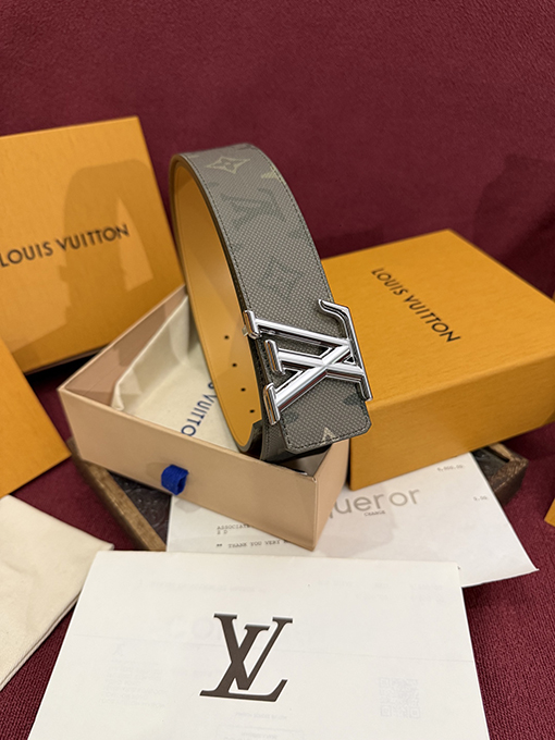 ルイヴィトンコピー Initials Monogram Surplus コーティングキャンバス製の時計ストラップとベルト