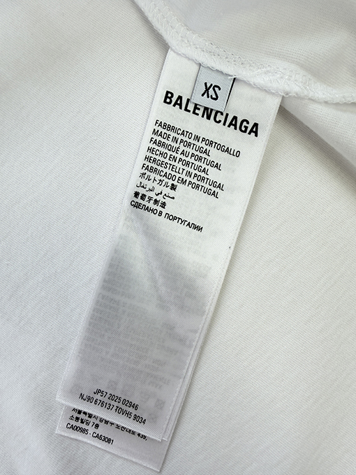 バレンシアガコピー BALENCIAGA ゴシック文字プリントの半袖Tシャツ