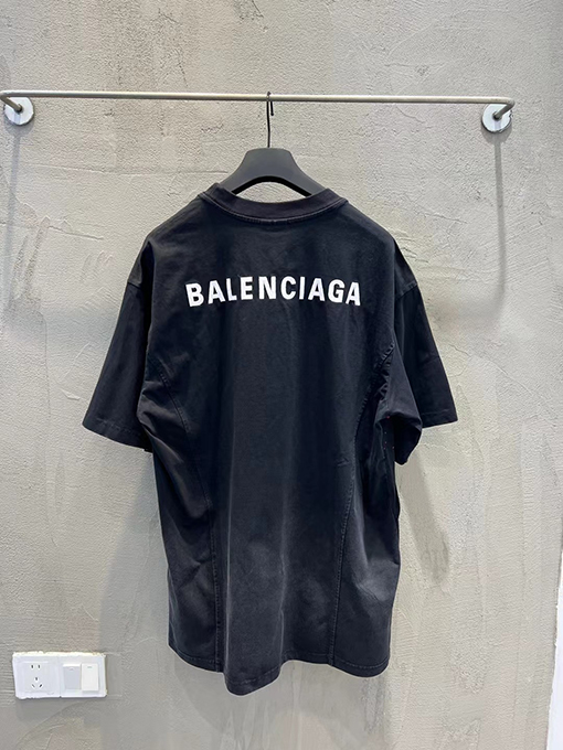 バレンシアガ Balenciaga ウォッシュをした廃棄物からインスピレーションをた文字刺繍パッチワークの半袖Tシャツ