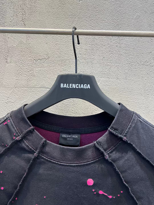 バレンシアガ Balenciaga ウォッシュをした廃棄物からインスピレーションをた文字刺繍パッチワークの半袖Tシャツ