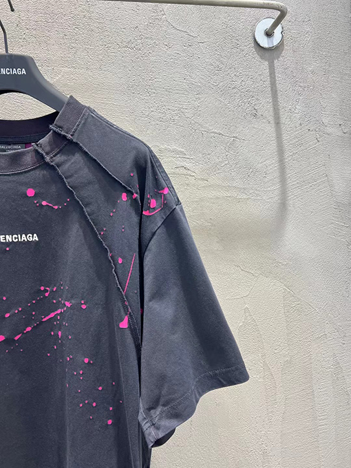 バレンシアガ Balenciaga ウォッシュをした廃棄物からインスピレーションをた文字刺繍パッチワークの半袖Tシャツ