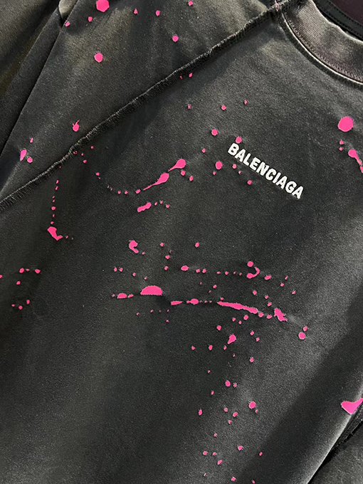 バレンシアガ Balenciaga ウォッシュをした廃棄物からインスピレーションをた文字刺繍パッチワークの半袖Tシャツ